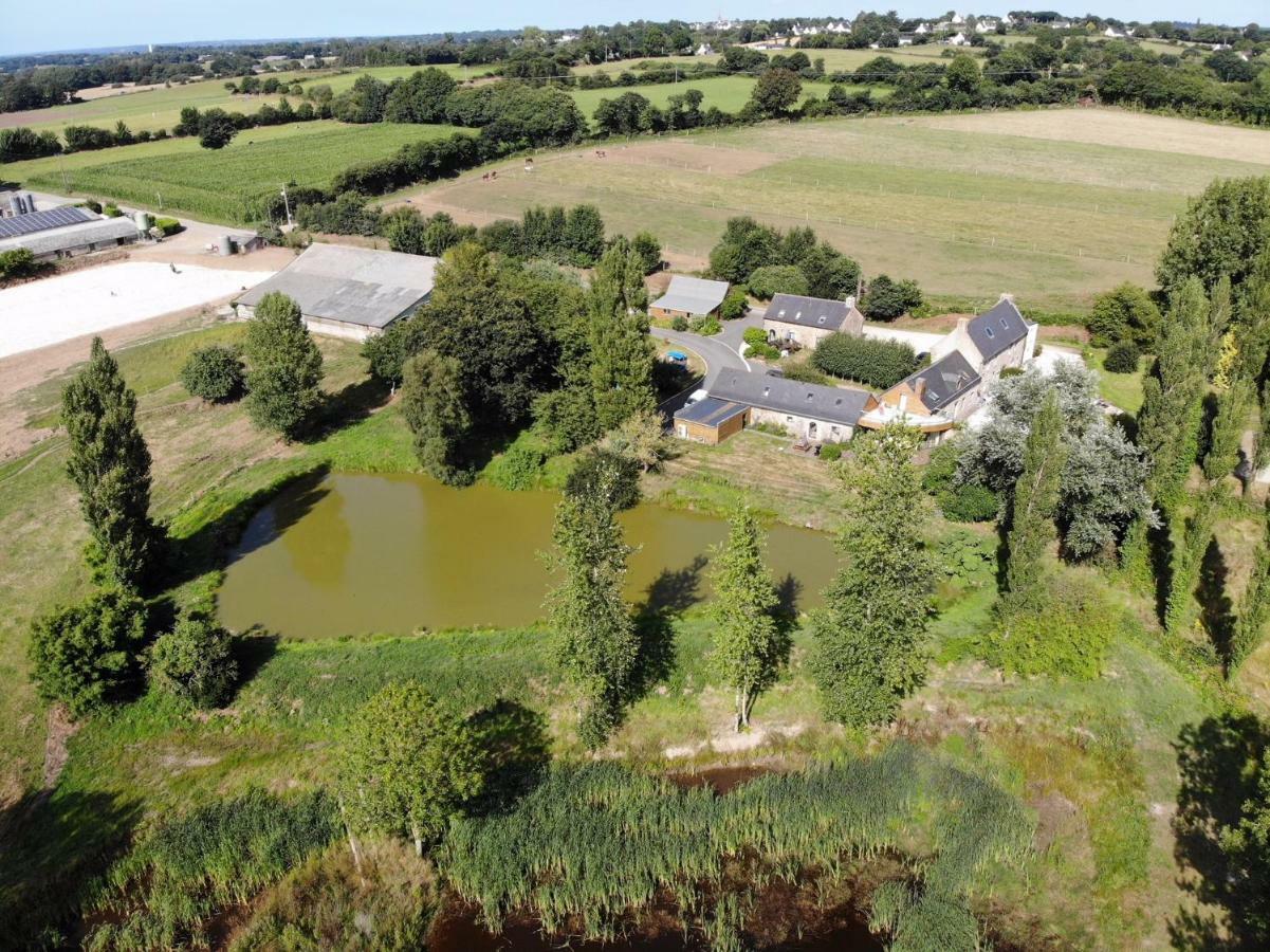 Gites De La Haie Plouegat-Moysan Exterior photo